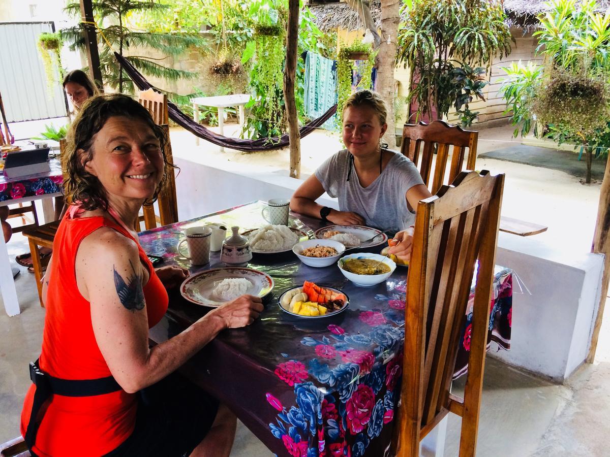 Tropicana Home Stay 아루감 베이 외부 사진
